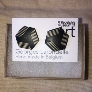 Medium Stud Earrings